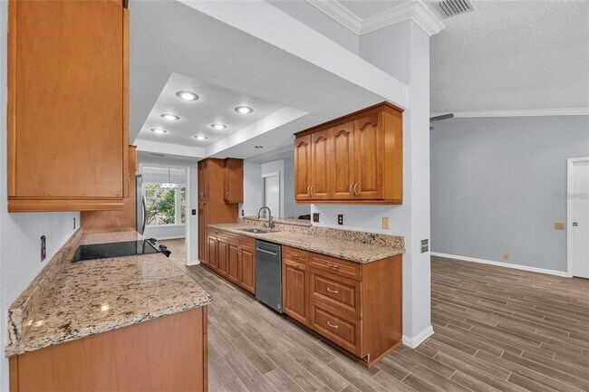 Building Photo - 1702 Horseshoe Dr
