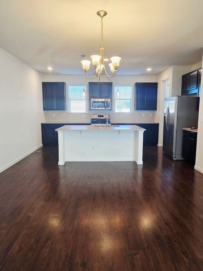 Building Photo - Charming, Spacious Townhome in a Prime Location | Move In Today & Save 50% on First Month