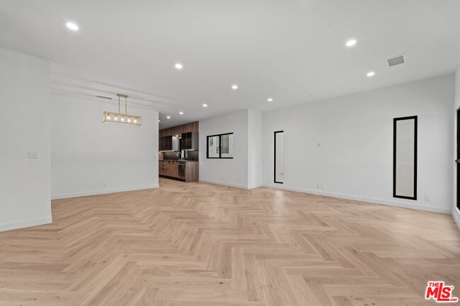 Building Photo - 162 N Almont Dr