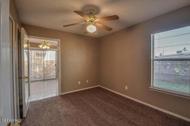 Building Photo - 6243 Oryx Cir