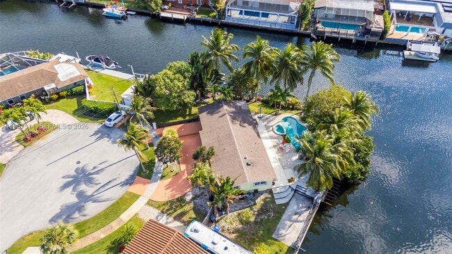 Building Photo - 1600 N 28th Ct