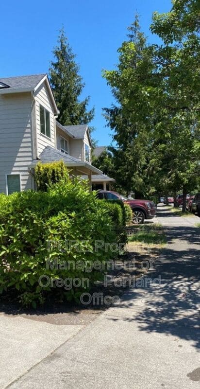 Building Photo - 15617 NE Milton Pl