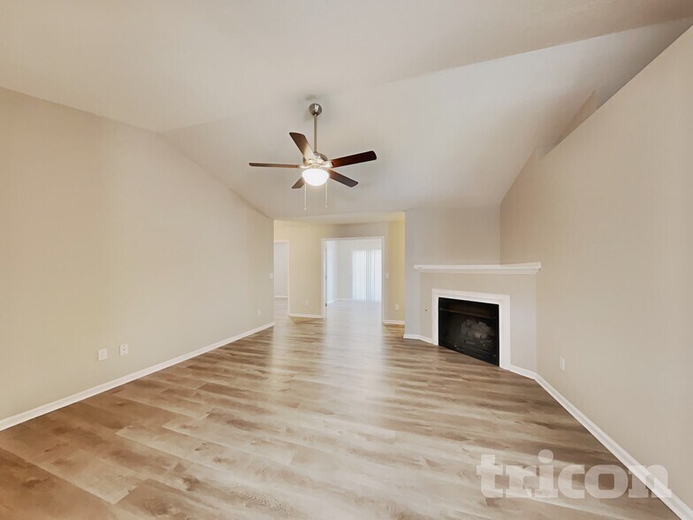 Building Photo - 110 Kingscreek Dr