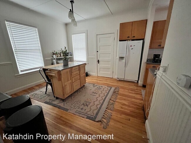 Building Photo - 3 br, 1.5 bath House - 41 Beacon Street