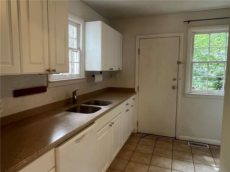 Building Photo - 1612 Tallulah St NW