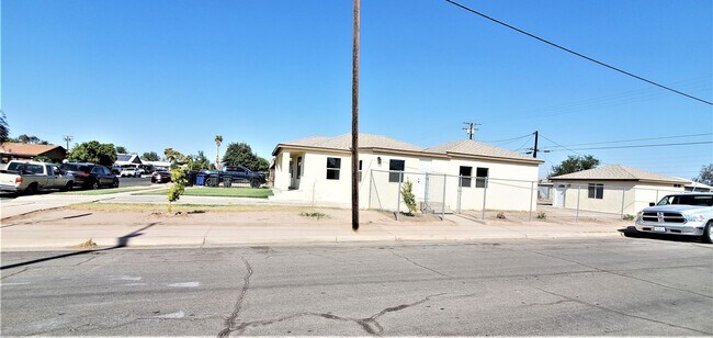 Building Photo - 706 W Euclid Ave