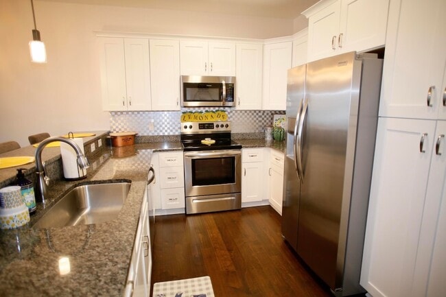 Building Photo - 1313 Emerald View Ct