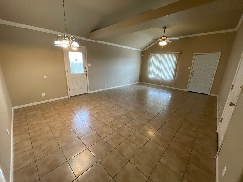 Building Photo - 1303 Powder River Dr