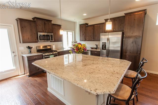 Kitchen Island Seats 8 - 6236 John Muir Trl