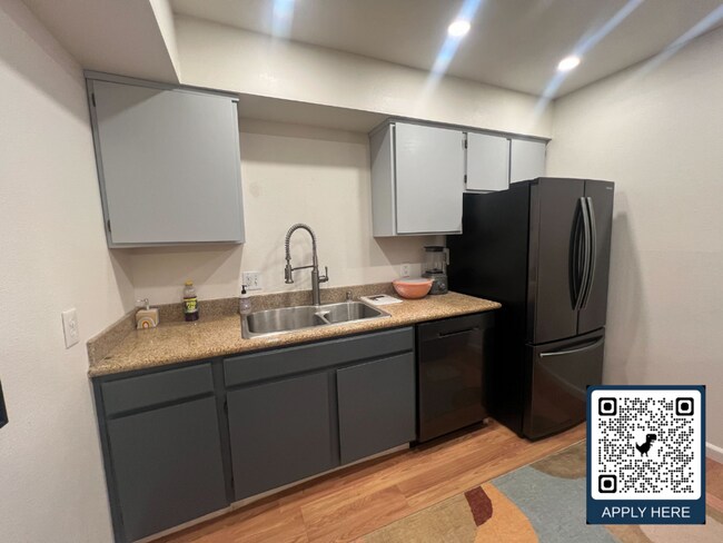 Primary Photo - Move-In Special! $1,000 Off – Charming Fur...