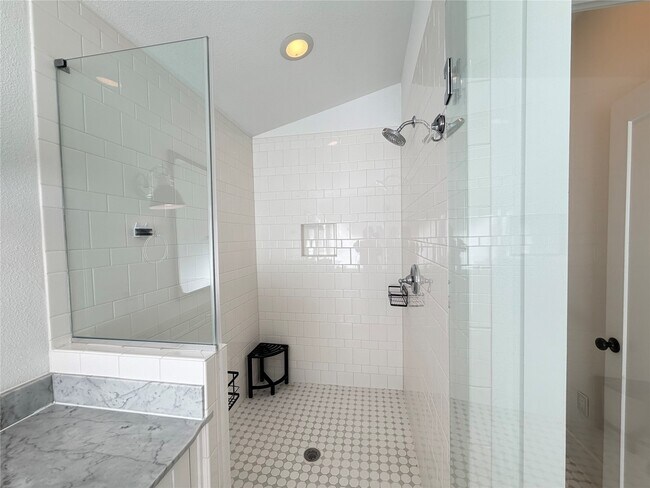 Building Photo - 2807 Old Pecan Grove Ln