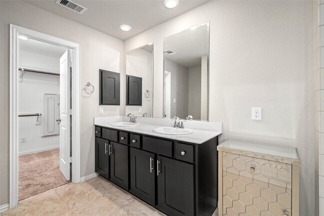 Building Photo - 187 Moon Dance Ct