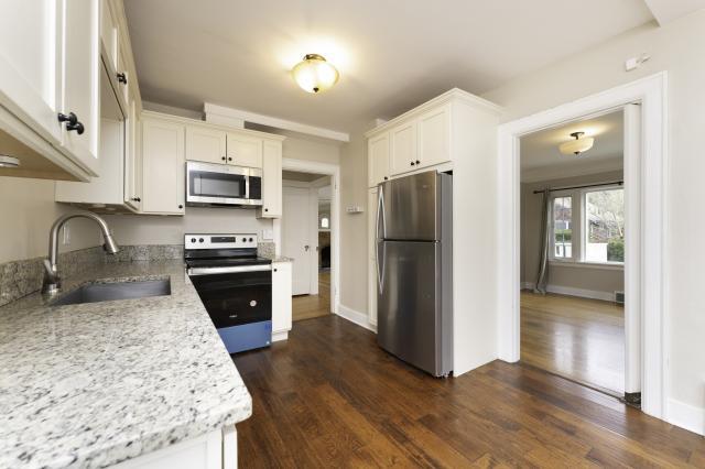 Building Photo - 4 bedroom in Seattle WA 98103