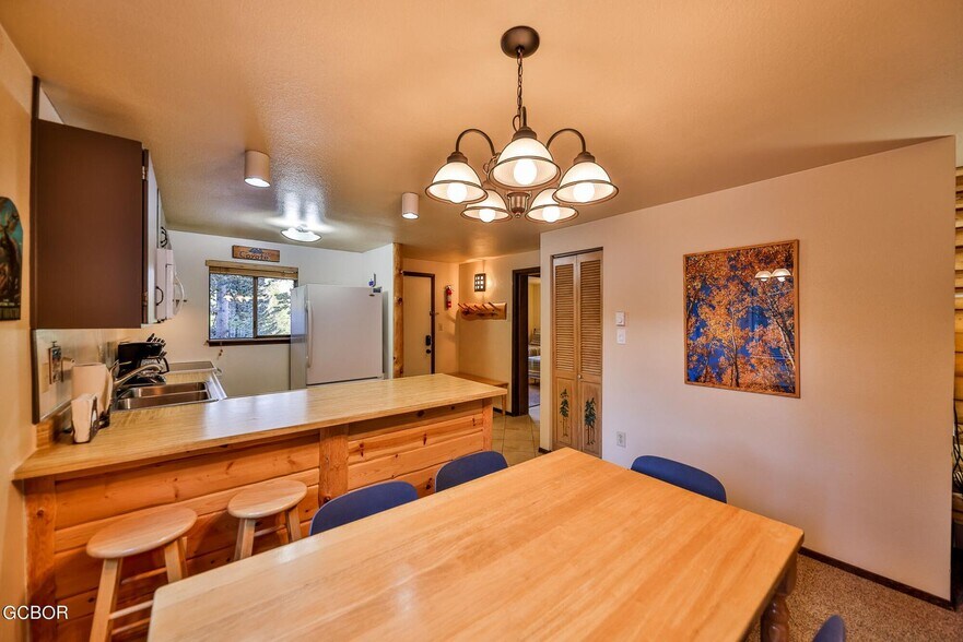 Kitchen - 44 Village Dr