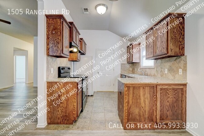 Building Photo - 1505 Rangeline Rd