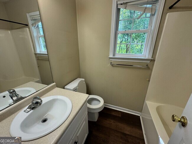 Building Photo - 5601 Landings Pkwy