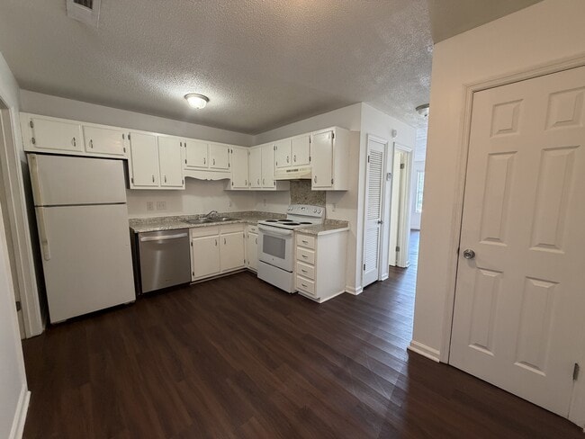 Building Photo - 112 Kimeran Ln