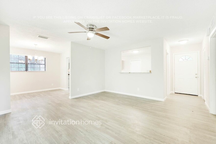 Building Photo - 2203 Burpee Dr