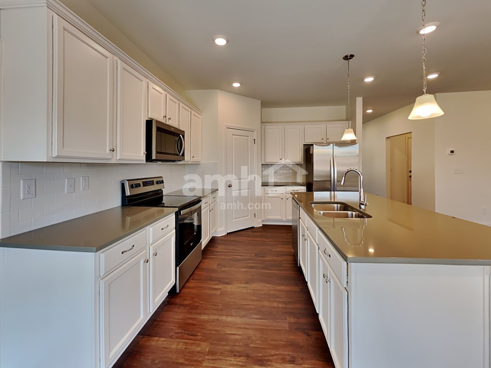 Building Photo - 1802 Windsor Park Ave