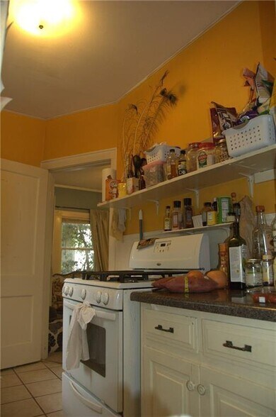 Building Photo - 202 E 31st St