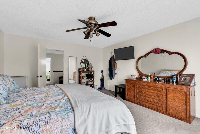 Building Photo - 29 Shore Dr