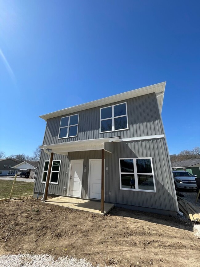 Building Photo - 953 1 Mile Rd