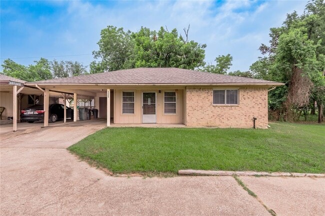 Primary Photo - 125 Lee Ln
