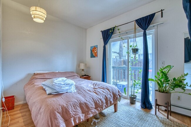 Building Photo - 1725 7th St