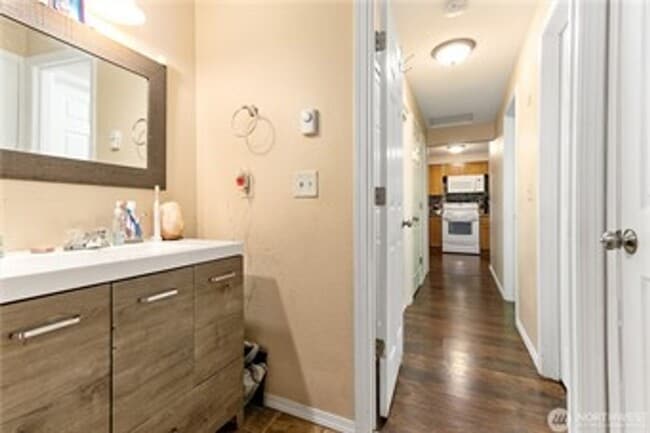 Building Photo - McKinley Duplex