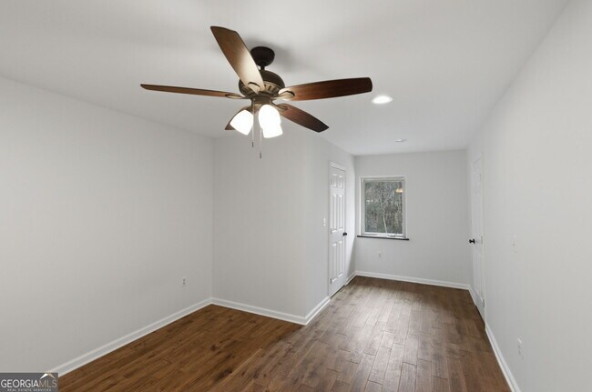 Building Photo - 1776 Old Country Pl