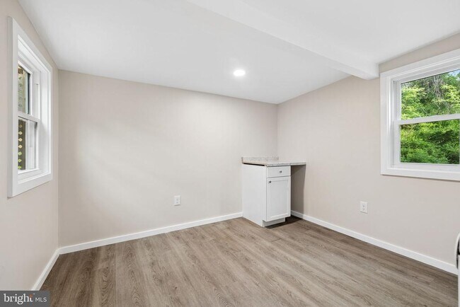 Building Photo - 17360 Tripoli Blvd