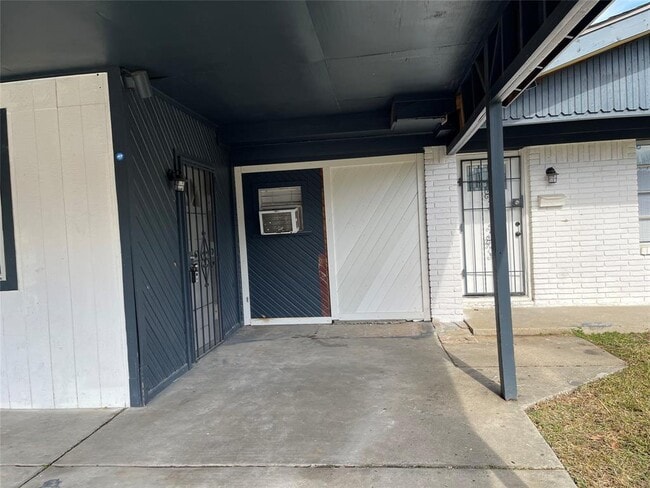 Building Photo - 8321 Homewood Ln