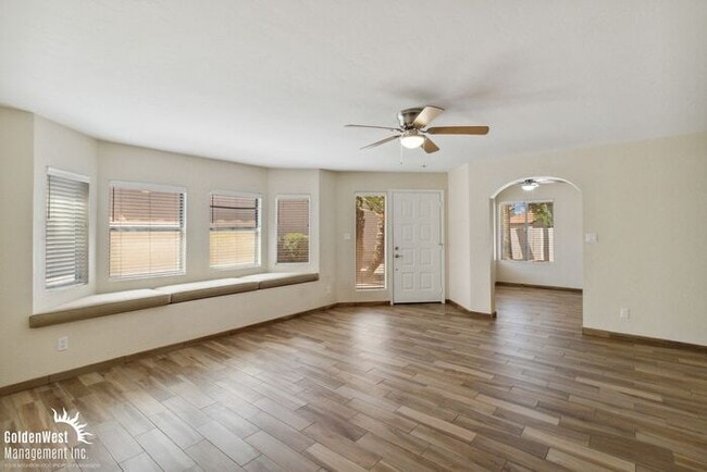 Building Photo - Gorgeous 2Bdm 2Ba Single Story Home with A...