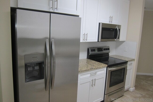 Building Photo - 1517 Woodbridge Lakes Cir