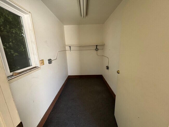 Building Photo - 4301 Green Ave
