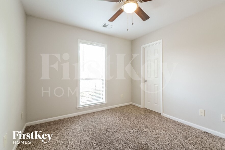 Building Photo - 213 Queens Gate