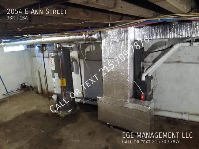 Building Photo - 2054 Ann St