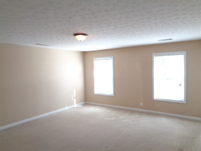 Building Photo - 140 Saddle Bridge Dr