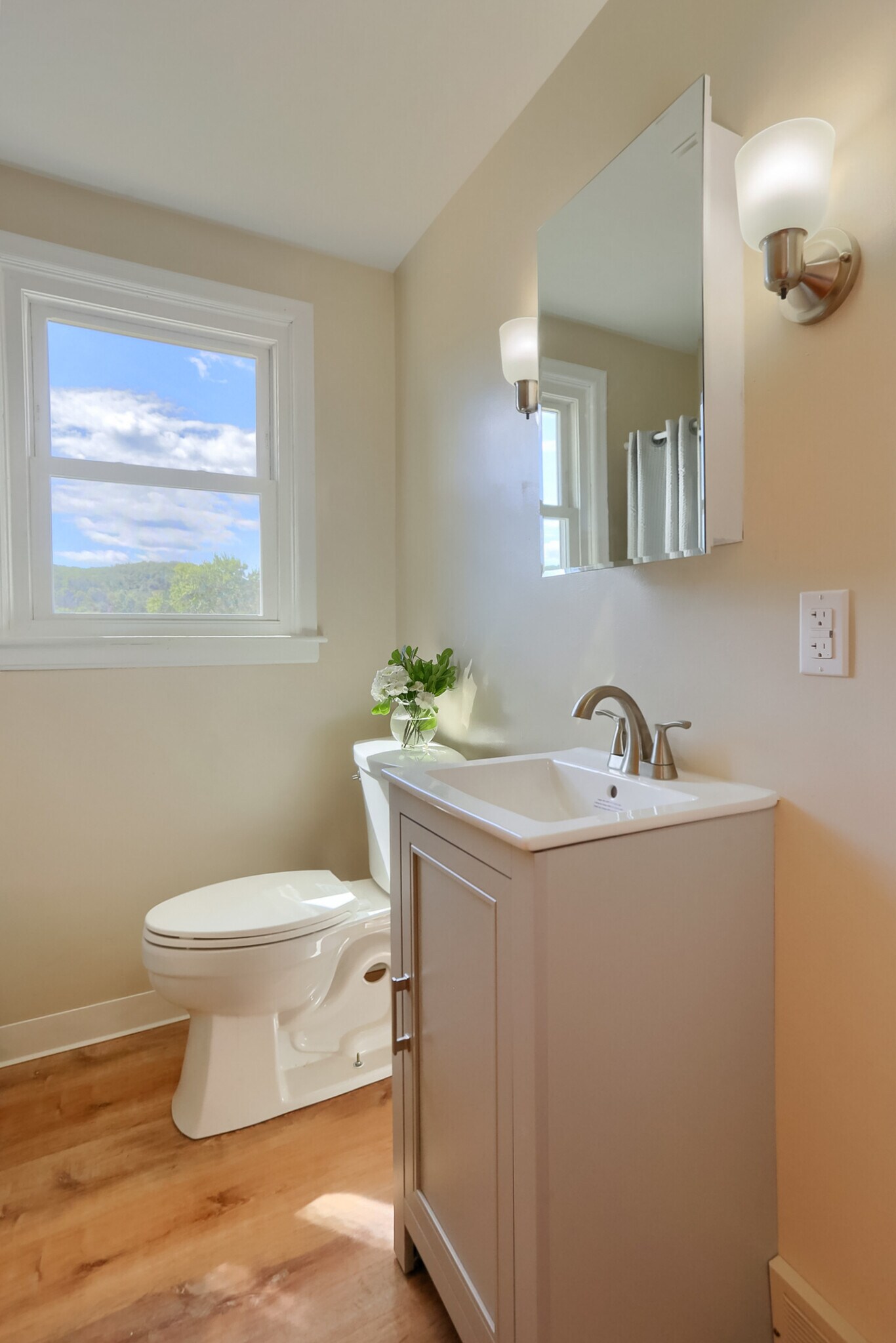 Building Photo - 1311 Midland Beaver Rd