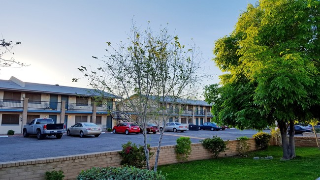 Building Photo - Spring Leaf Apartments