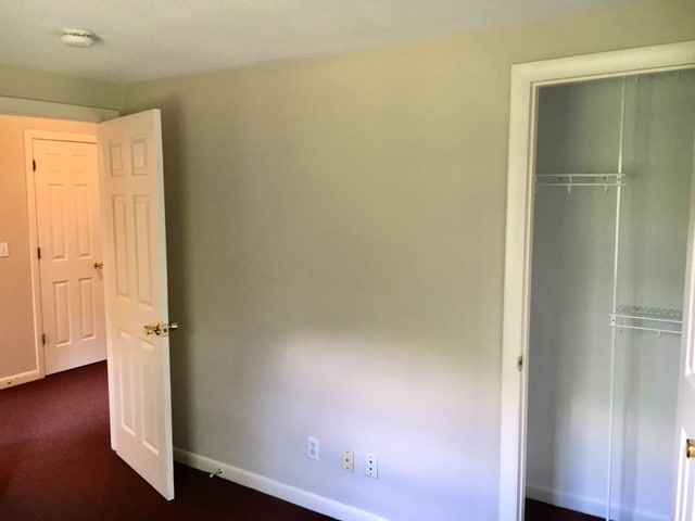 Building Photo - 24 Hobart Ln