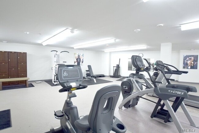 Building Photo - 35 Broadway