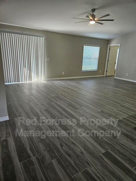 Building Photo - 410 SW 40th Terrace