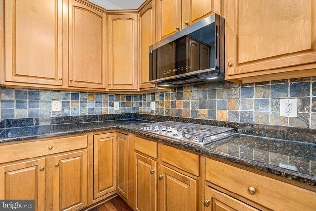 Building Photo - 3836 Elmwood Towne Way