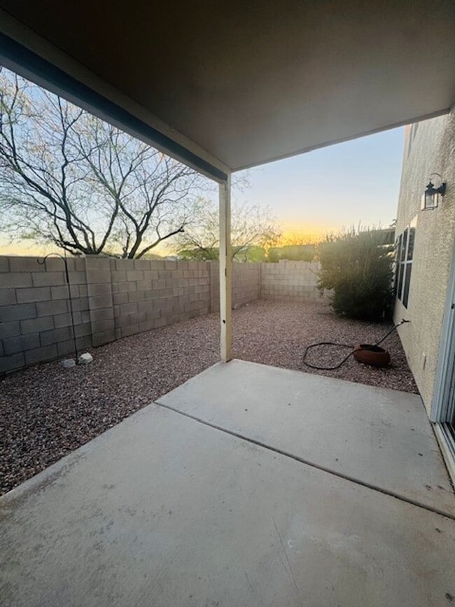 Building Photo - Resort-Style Living in Northwest Tucson- 3 Bedroom/ 3 Bathroom 2-Story House with garage!