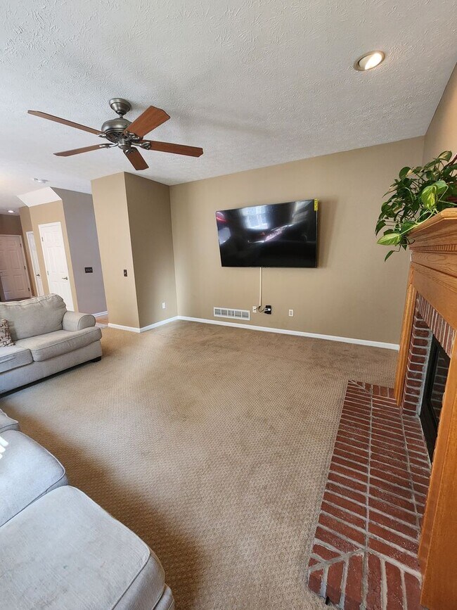 Building Photo - 3288 Beech Ln