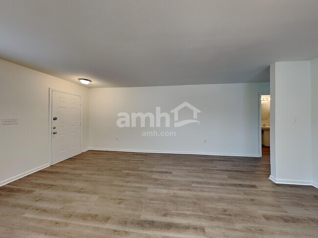 Building Photo - 10717 Pointer Ridge Dr