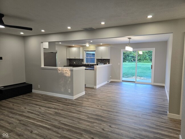 Building Photo - 2115 Dawnshire Dr