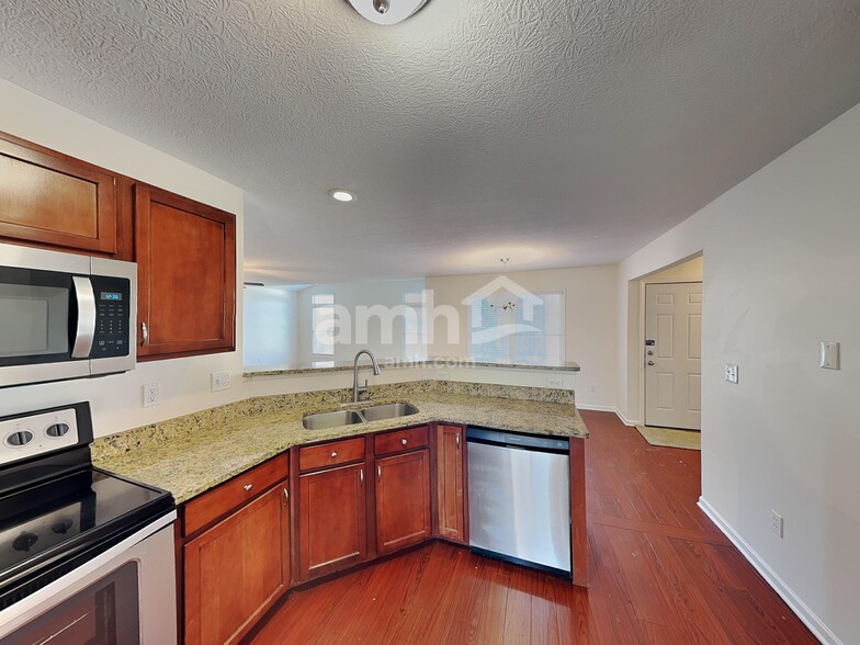 Building Photo - 1961 Creekview Dr