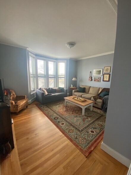 Building Photo - 173 Orms St